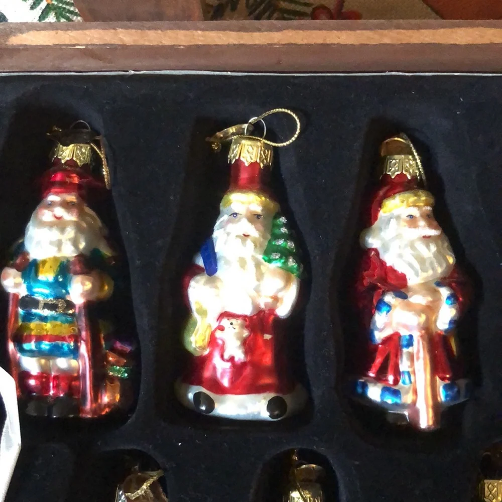 Thomas Pacconi Santa's from Around The World Ornaments with Crate - Picture 4 of 16
